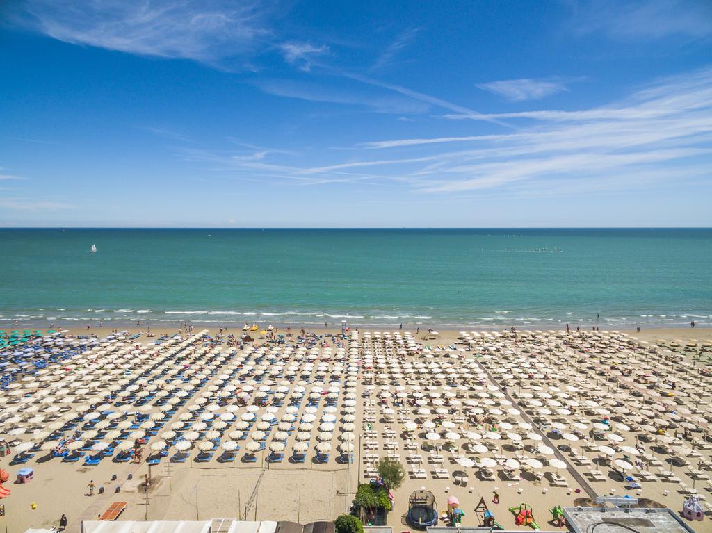 Готель Marittimo Al Mare - Mimma Мілано-Маріттіма Екстер'єр фото